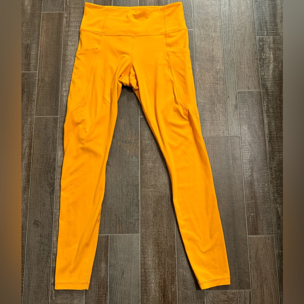 Women's Athleta Leggings with pockets